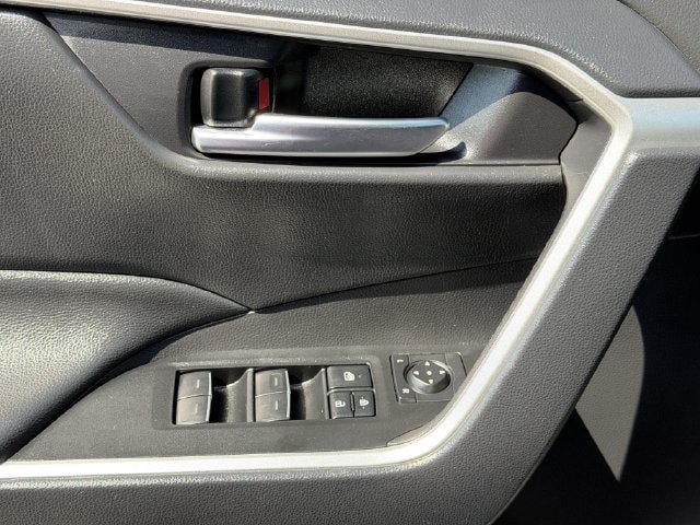 Used 2025 Toyota RAV4 XLE w/ Convenience Package FWD image 22