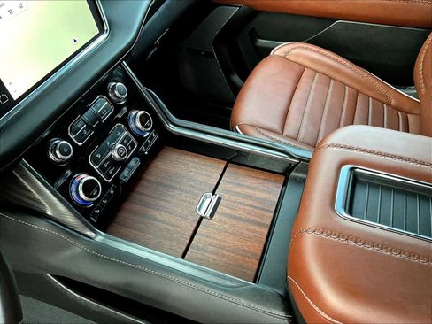 Used 2024 GMC Yukon Denali Ultimate image 21