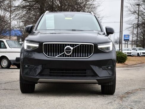 Certified 2025 Volvo XC40 B5 Plus image 2