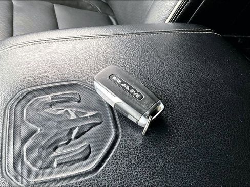 Used 2019 RAM 1500 Laramie image 11