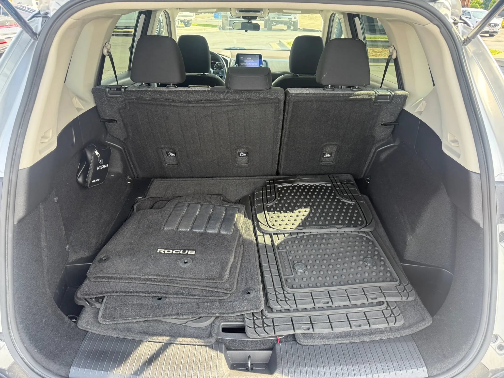 Used 2023 Nissan Rogue SV AWD/4WD image 24