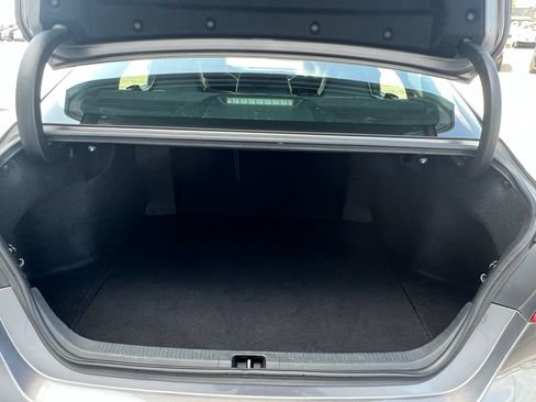 Used 2018 Toyota Camry SE image 29