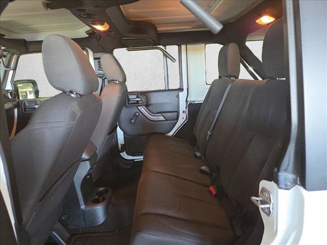 Used 2018 Jeep Wrangler Unlimited Sport w/ Connectivity Group AWD/4WD image 15