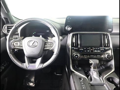 Used 2023 Lexus LX 600 4WD w/ Appearance Package image 8