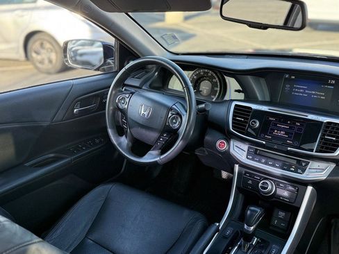 Used 2015 Honda Accord Touring image 31
