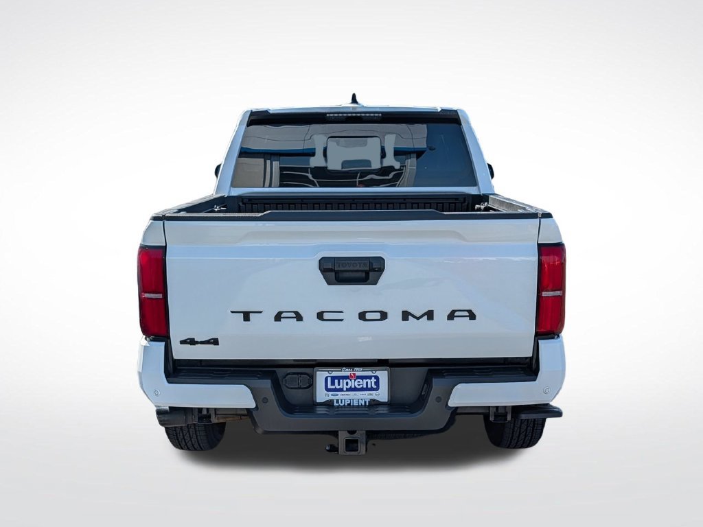 Used 2024 Toyota Tacoma SR5 AWD/4WD image 5