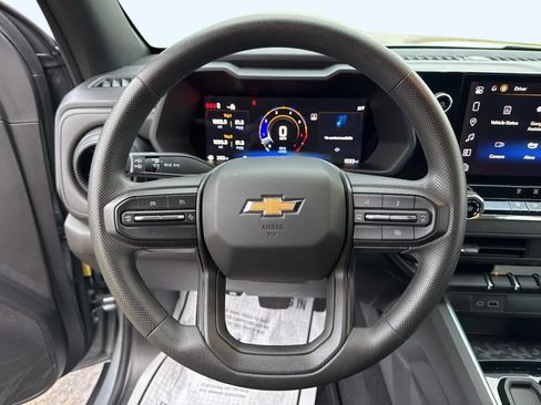 Used 2025 Chevrolet Colorado W/T image 15