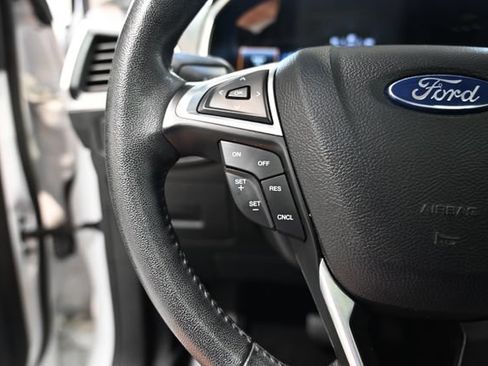 Used 2016 Ford Edge SEL w/ Equipment Group 201A AWD/4WD image 23