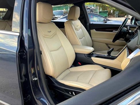 Used 2018 Cadillac XT5 Luxury w/ Driver Awareness Package image 15