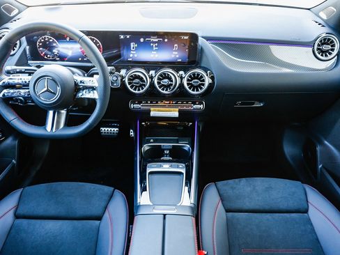 New 2026 Mercedes-Benz GLA 250 4MATIC image 10