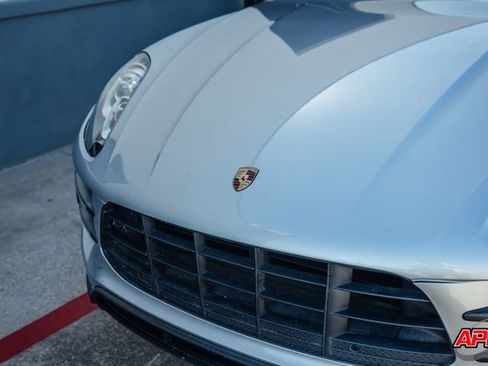 Used 2015 Porsche Macan Turbo image 24