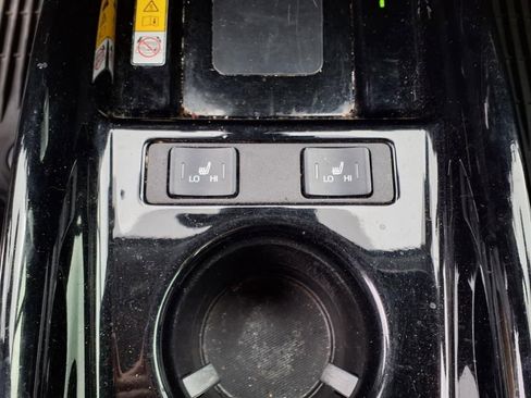 Used 2022 Toyota Prius XLE image 15