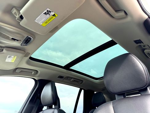 Used 2018 Volvo XC90 T5 Momentum w/ Convenience Package image 14