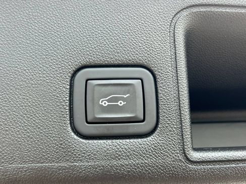 Used 2024 GMC Terrain SLE w/ Driver Convenience Package AWD/4WD image 33