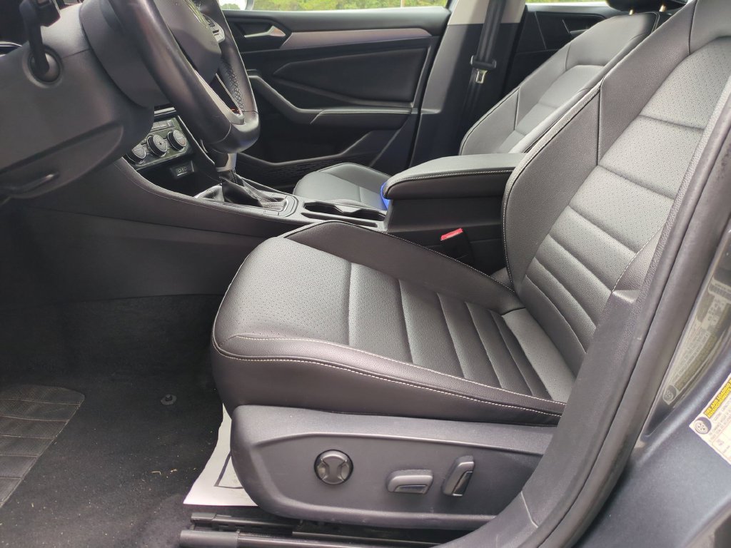 Used 2024 Volkswagen Jetta SE FWD image 15
