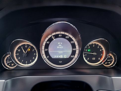 Used 2010 Mercedes-Benz E 550 Coupe image 23