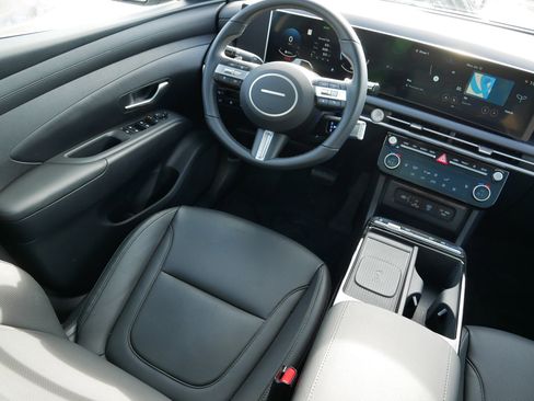 Certified 2025 Hyundai Tucson SEL image 9