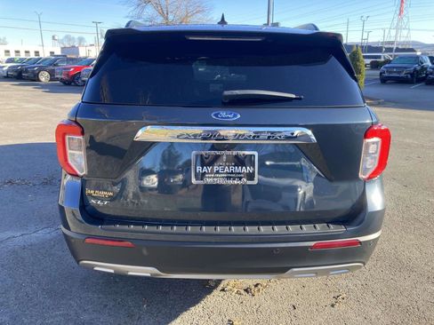 Used 2022 Ford Explorer XLT w/ Equipment Group 202A image 7
