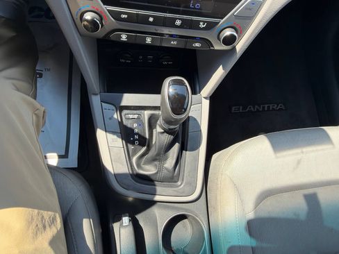 Used 2018 Hyundai Elantra Value Edition FWD image 16