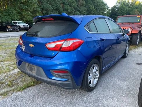 Used 2017 Chevrolet Cruze LT w/ Convenience Package FWD image 8