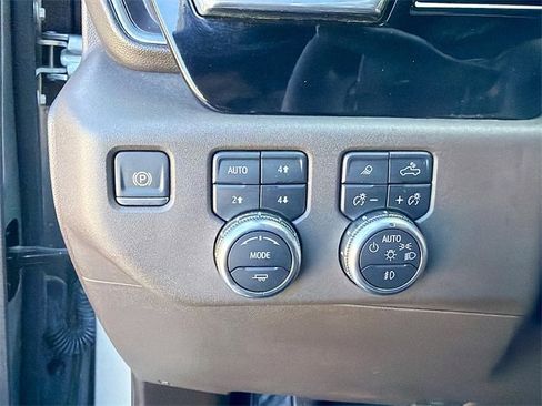 Used 2024 GMC Sierra 1500 SLT image 28