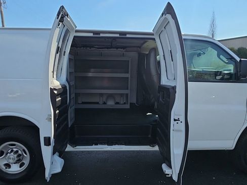 Used 2021 Chevrolet Express 2500 w/ Driver Convenience Package image 32