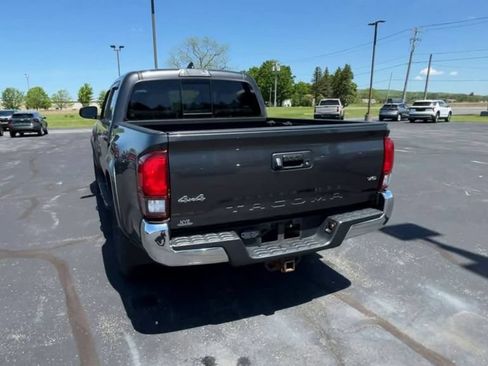 Used 2019 Toyota Tacoma SR5 AWD/4WD image 7