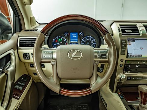 Used 2014 Lexus GX 460 Luxury AWD/4WD image 24