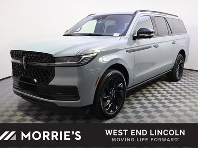 New 2025 Lincoln Navigator L Reserve w/ Jet Appearance Package