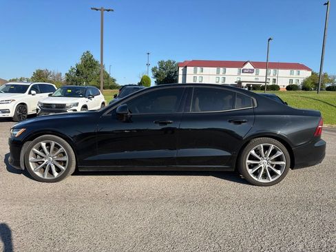 Used 2020 Volvo S60 T5 Momentum FWD image 2