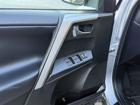 Used 2016 Toyota RAV4 XLE image 13