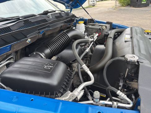 Used 2019 RAM 1500 Express w/ Hydro Blue Sport Package AWD/4WD image 31