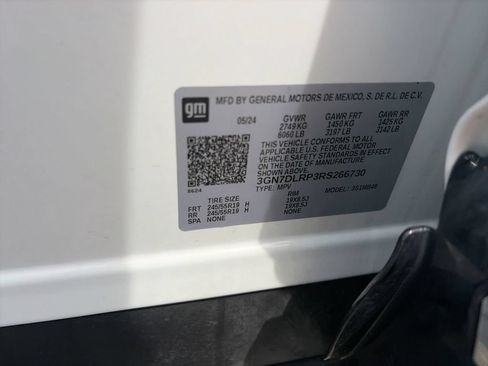 Used 2024 Chevrolet Equinox EV LT w/ LPO, Trailering Package FWD image 18
