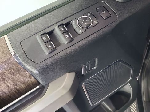 Used 2019 Ford F250 Lariat w/ Lariat Ultimate Package image 19