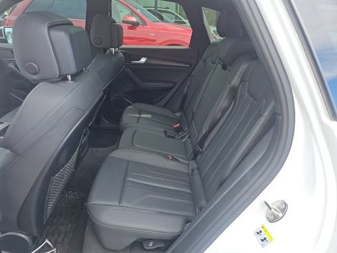 Used 2024 Audi Q5 e Premium Plus w/ Premium Plus Package AWD/4WD image 9