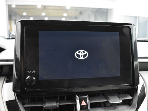 Used 2023 Toyota Corolla Cross LE w/ Moonroof Package image 8