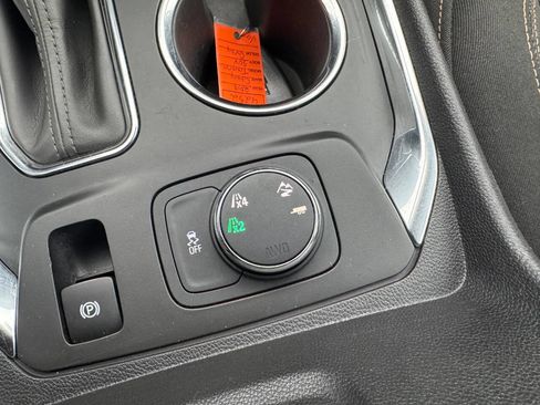 Used 2018 Chevrolet Traverse LT image 20