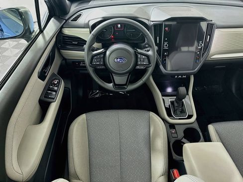 Certified 2025 Subaru Forester Premium AWD/4WD image 4