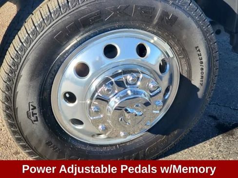 Used 2025 RAM 3500 Laramie image 11