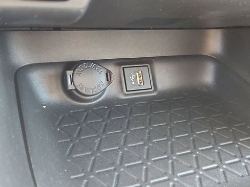 Used 2023 Toyota RAV4 XLE AWD/4WD image 17