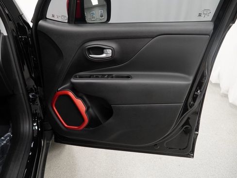 Certified 2023 Jeep Renegade Latitude image 43