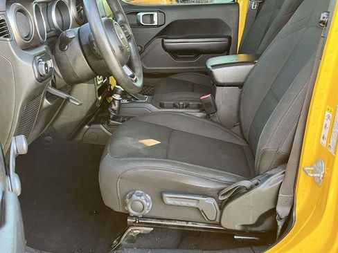 Used 2018 Jeep Wrangler Unlimited Sport image 13