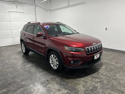 Used 2019 Jeep Cherokee Latitude w/ Cold Weather Group FWD image 5
