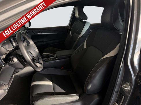 Used 2025 Toyota Camry SE FWD image 28