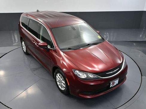 Used 2021 Chrysler Voyager LX image 55