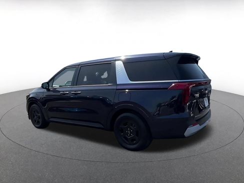 Used 2026 Kia Carnival FWD image 10