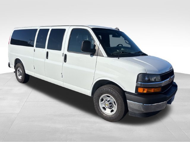 Used 2025 Chevrolet Express 3500 LT w/ LT Preferred Equipment Group RWD image 9