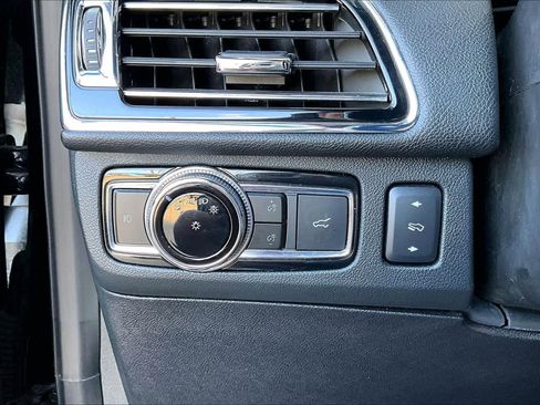 Used 2021 Lincoln Navigator Reserve image 32