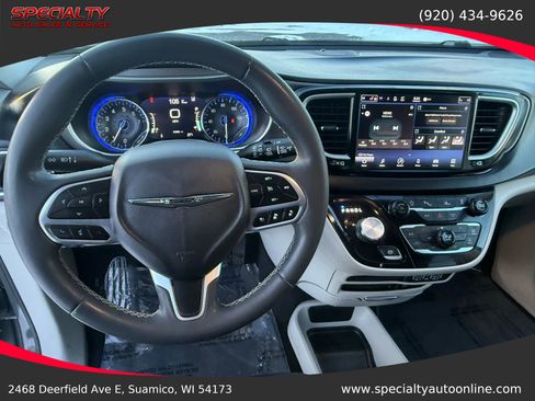 Used 2022 Chrysler Pacifica Touring-L image 15