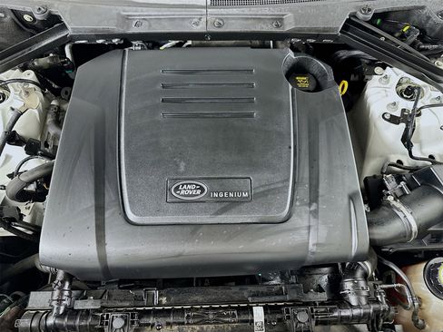 Used 2021 Land Rover Defender 110 S image 32